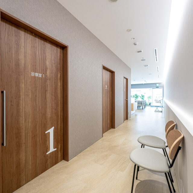 豊中駅前さかい内科・循環器クリニックの外観。心臓・血管の健康を守る地域密着型クリニック。